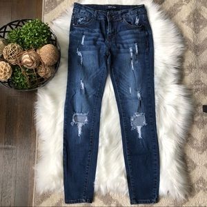WAX Jean destroyed skinnies - Size 3